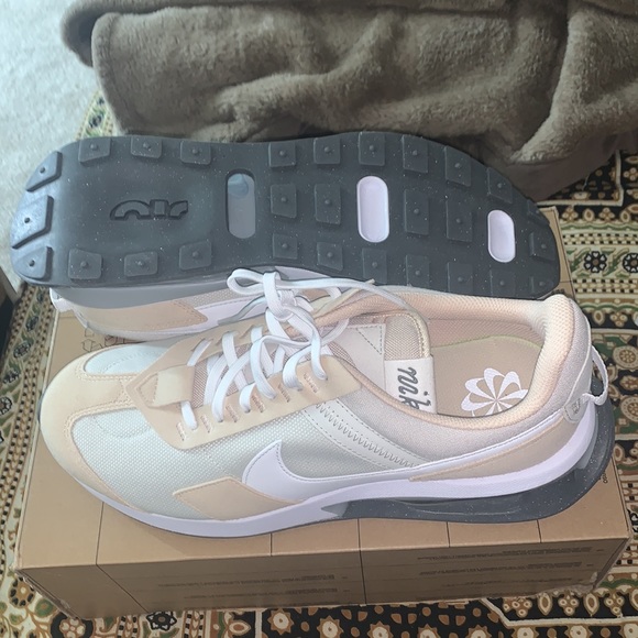 Nike Air Max Pre-Day - Picture 10 of 16